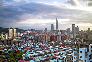 City skyline and Taipei 101 building, Taipei, Taiwan, Asia