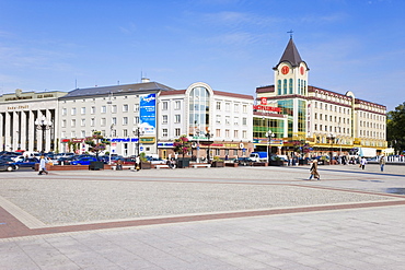 New shopping centre in city centre, Ploshchad Pobedy (Pobedy Square), Kaliningrad, Russia, Europe