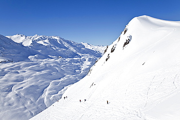 Europe, Austria, Tirol. St. Anton am Arlberg, resort pistes and mountain ranges