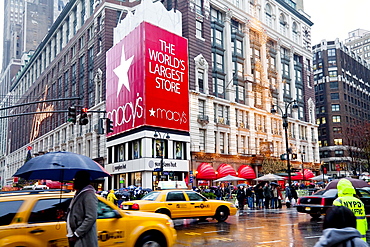 Macy's flagship store on Sixth Avenue, Manhattan, New York City, New York, United States of America, North America