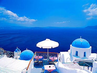 Restaurant by ocean, Oia, Santorini, Cyclades, Greek Islands, Greece, Europe