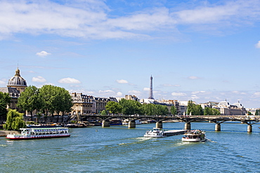 Pont Neuf Bridge over the River Seine with the Eiffel Tower behind, Paris, France, Europe