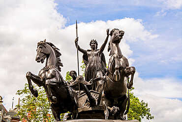 Boadicea and Her Daughters statue, London, England, United Kingdom, Europe