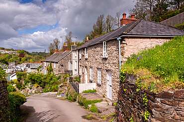 Pretty cottages in spring in the Cornish village of Bodinnick near Fowey, Cornwall, England, United Kingdom, Europe