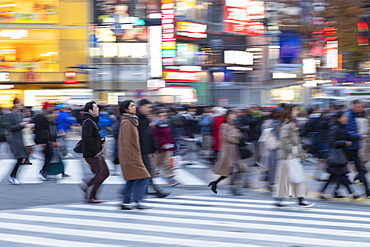 People crossing Shibuya Crossing, Shibuya, Tokyo, Honshu, Japan, Asia