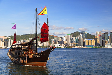 Junk boat in Victoria Harbour, Hong Kong, China, Asia