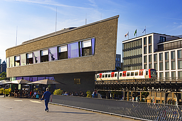 Restaurant on Jan Fedder promenade, Hamburg, Germany, Europe