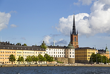 Waterfront with Riddarholmen Church in background, Gamla Stan, Stockholm, Sweden, Scandinavia, Europe