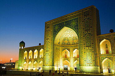 Evening, Tilla-Kari Madrassah (Completed 1660), Registan Square, Samarkand, Uzbekistan