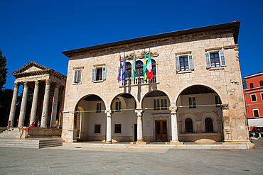 City Hall Building (Communal Palace), dating from 1296, Temple of Augustus on the left, from 2 AD, Forum Square, Old Town, Pula, Croatia, Europe