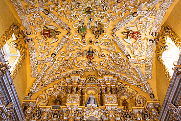 Polychrome Figures and Golden Reliefs, Baroque Interior, Church of San Francisco Acatepec, founded mid-16th century, San Francisco Acatepec, Puebla, Mexico, North America