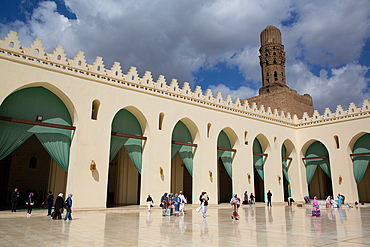 Al-Hakim Mosque, 1013 AD, Al-Muizz Street, Historic Cairo, UNESCO World Heritage Site, Cairo, Egypt, North Africa, Africa