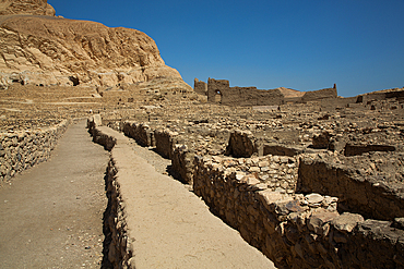 Ruins of Workmen's Village, Deir el-Medina, Ancient Thebes, UNESCO World Heritage Site, Luxor, Egypt, North Africa, Africa