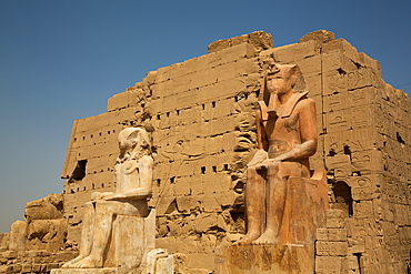 Seated Pharaohs, Pylon 8, Karnak Temple Complex, UNESCO World Heritage Site, Luxor, Egypt, North Africa, Africa