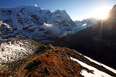 Mountain landscape at 5000 metres, high Khumbu, Himalayas, Nepal, Asia