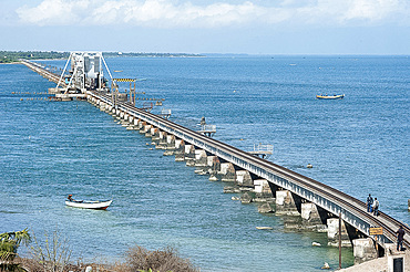 Pamban railway bridge crossing the Pamban Straits between the mainland and Pamban Island and Danushkodi, Tamil Nadu, India, Asia