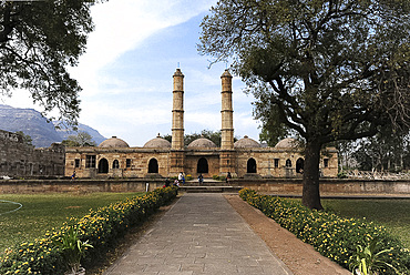 The 16th century Sahar ki Masjid, built near the royal palace for exclusive use of the sultans, Champaner, Gujarat, India, Asia