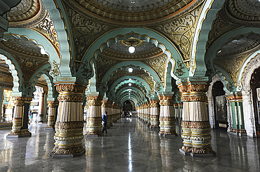 Durbar hall with sculpted pillars inside Mysore Palace, constructed between 1897 and 1912, Mysore, Karnataka, India, Asia