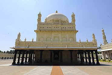 Tipu Sultan's mausoleum, the final resting place of The Tiger of Mysore, Gumbaz, Srirangapatna, Karnataka, India, Asia