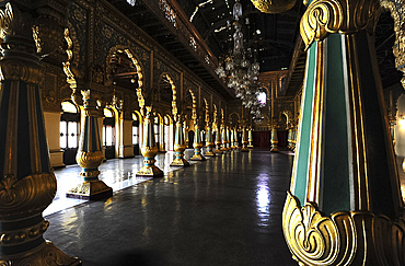 Pillared Durbar hall inside Mysore Palace, seat of the Mysore kingdom, constructed between 1897 and 1912, Mysore, Karnataka, India, Asia