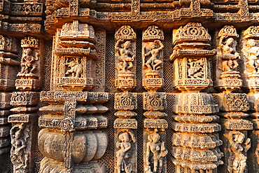 Ornately carved dancers and musicians on the Kalinga style Konark Sun Temple to Surya, UNESCO World Heritage Site, Odisha, India, Asia