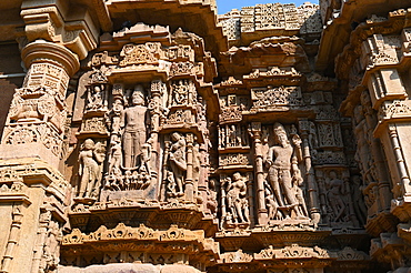 Wall of ornately carved Modhera Sun temple, built in 1026 by Bhima of Chaulukya dynasty, Modhera, Mehsana, Gujarat, India, Asia