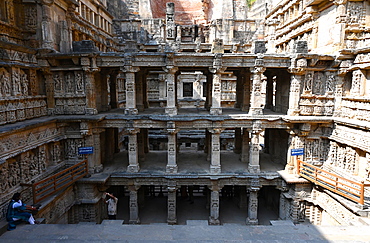 The 11th century Rani ki Vav (Queen's Stepwell), built for Udayamati of Chaulukya dynasty, UNESCO World Heritage Site, Patan Gujarat, India, Asia