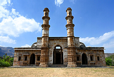 Nagina Masjid (Jewel Mosque), built in 15th century during rule of Mahmud Beghada, UNESCO World Heritage Site, Champaner, Gujarat, India, Asia