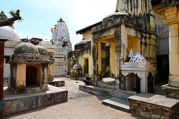 Cluster of small temples in the sacred temple town of Chandod where rivers Saraswati, Narmada and Orsang meet, Chandod, Gujarat, India, Asia