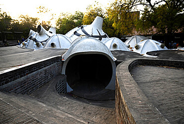 Amdavad ni Gufa, cave-like underground art gallery designed by the architect Balkrishna Vithaldas Doshi, Ahmedabad, Gujarat, India, Asia