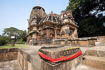 Muktesvara Temple, a 10th century Hindu temple dedicated to Lord Shiva, with Navagraha (nine planets) shrine in foreground, Bhubaneswar, Odisha, India, Asia