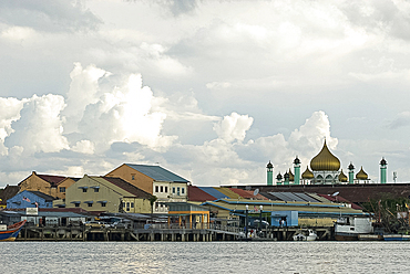 Kuching old quarter skyline with Jalan Masjid minarets, from the Kuching River, Kuching, Sarawak, Malaysian Borneo, Malaysia, Southeast Asia, Asia