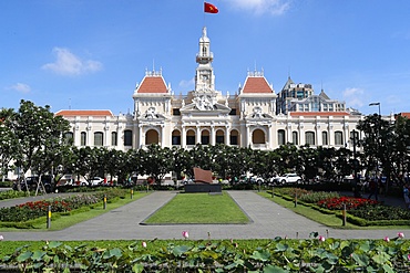 District 1, Ho Chi Minh city town hall and garden, Colonial French construction, Ho Chi Minh City, Vietnam, Indochina, Southeast Asia, Asia