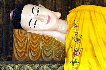 Reclining Buddha, Huynh Dao Buddhist Temple, Chau Doc, Vietnam, Indochina, Southeast Asia, Asia