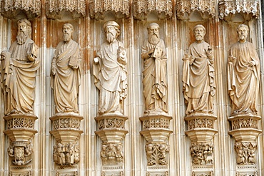 Western portal, Batalha Monastery, Late Gothic architecture, intermingled with the Manueline style, UNESCO World Heritage Site, Batalha, Centro, Portugal, Europe