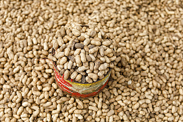 Peanuts for sale in Fatick, Senegal, West Africa, Africa