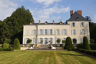 House and garden, Saint-Sauveur-en-Puisaye, Yonne, France