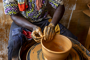 Potter at work in Kpalime, Togo, West Africa, Africa