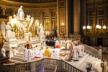 Liturgy commemorating and honoring the victims of the 1932-1933 Holodomor and the Russian-Ukrainian war started in 2014 in the Madeleine basilica, Paris, France