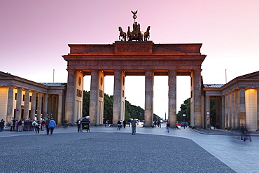 Brandenburg Gate at sunset, Pariser Platz, Unter Den Linden, Berlin, Germany, Europe