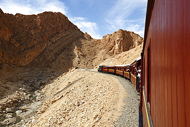 Red Lizard (Lezard Rouge) train, Selja Gorge, Metlaoui, Tunisia, North Africa, Africa