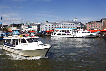 Water taxi and harbour cruise ferry, with City Hall and market place, South Harbour Esplanade, Kauppatori, Helsinki, Finland, Scandinavia, Europe