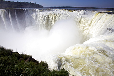 View of the Garganta del Diablo (Devil's Throat), Iguassu Falls from the Argentinian side, UNESCO World Heritage Site, Argentina, South America