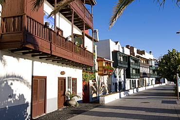 Colonial houses in the old town of Santa Cruz de la Palma, La Palma, Canary Islands, Spain, Europe