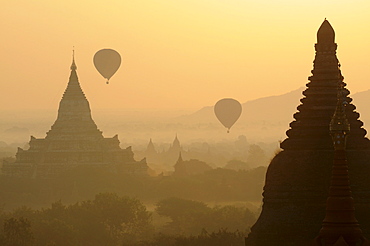 Ballooning in the early morning over the archaeological site, Bagan (Pagan), Myanmar (Burma)