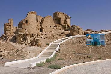 Ruin Seyit Jemalettdin Mosque, between Ashgabad and Mary, Turkmenistan, Central Asia, Asia