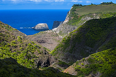 The rugged west Maui landscape and coastline, Maui, Hawaii, United States of America, Pacific