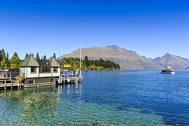 The shores of Lake Wakatipu, Queenstown, Otago, South Island, New Zealand, Pacific