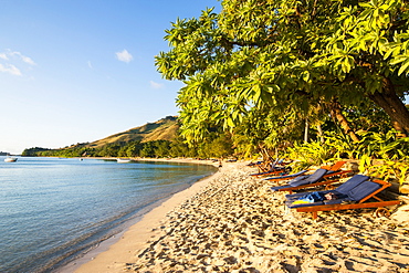 White sandy beach, Oarsman Bay, Yasawas, Fiji, South Pacific, Pacific