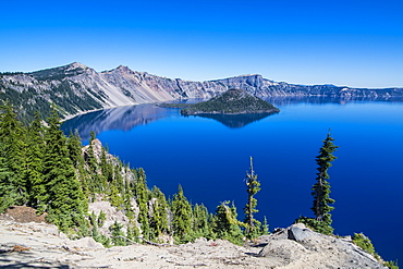 The huge caldera of the Crater Lake National Park, Oregon, United States of America, North America